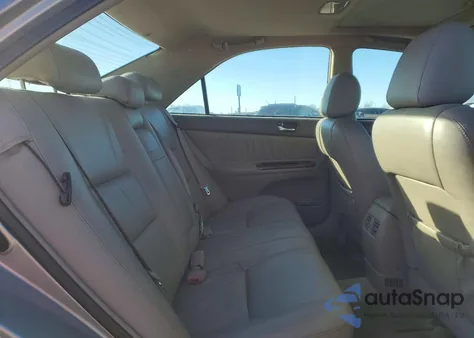 2005 Toyota Camry Le из США, поврежденный, VIN 4T1BF30K35U611808